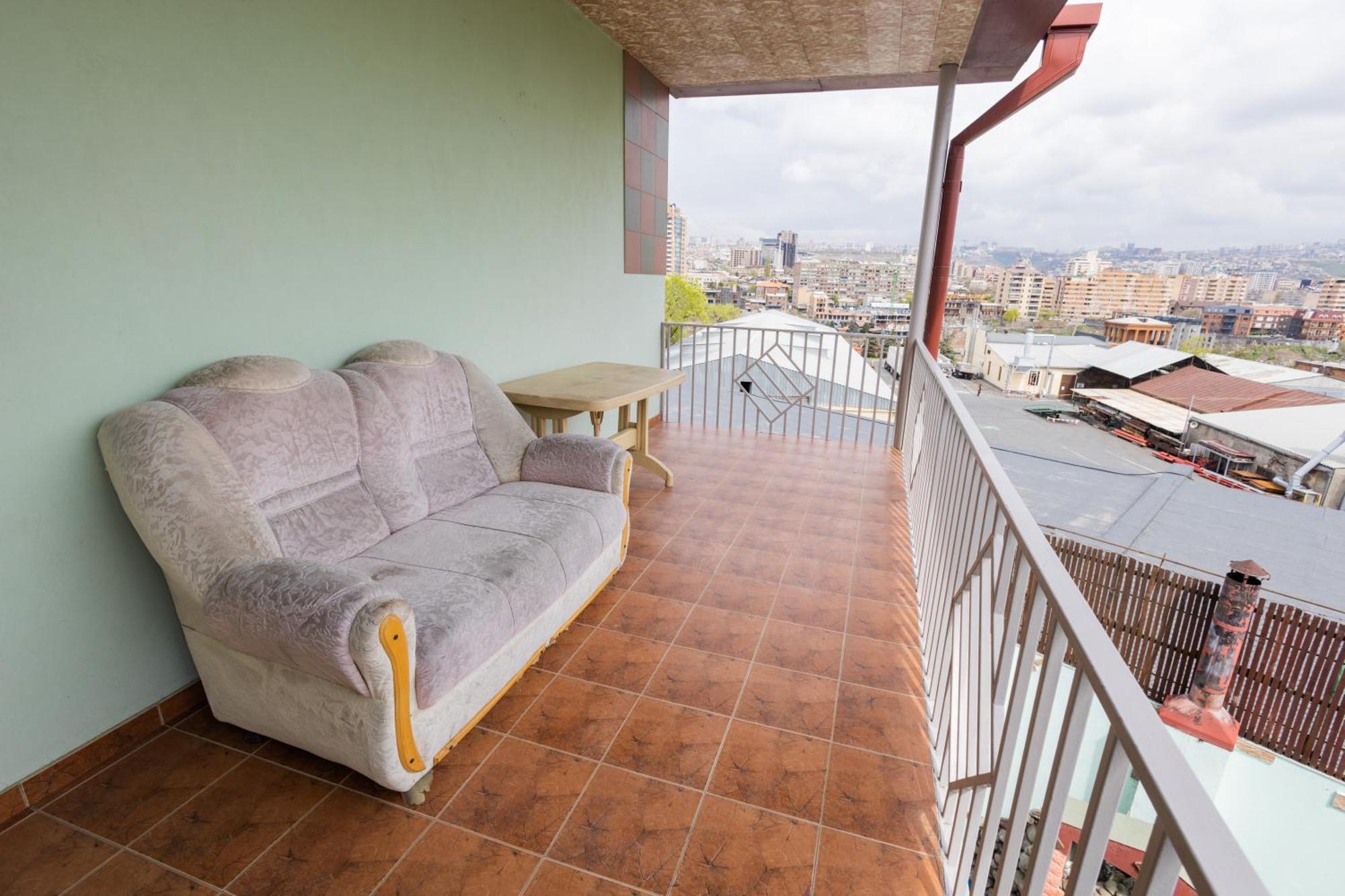 Yan Hotel Yerevan Exterior photo
